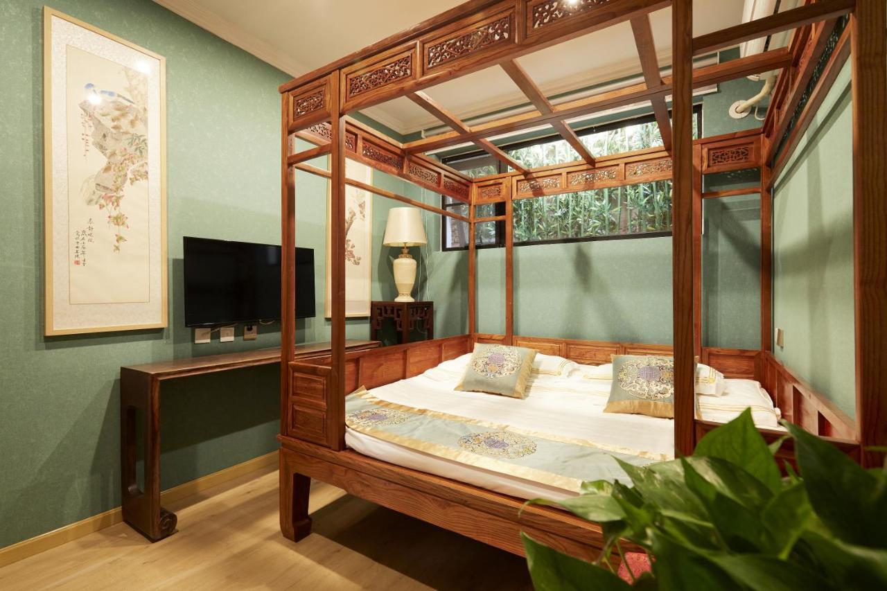 Rong Courtyard Boutique Hotel